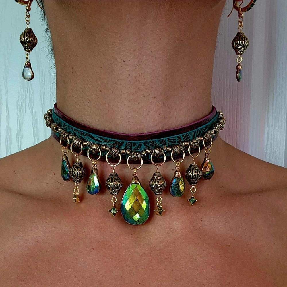 Mystic Labradorite leather choker necklace and earrings set